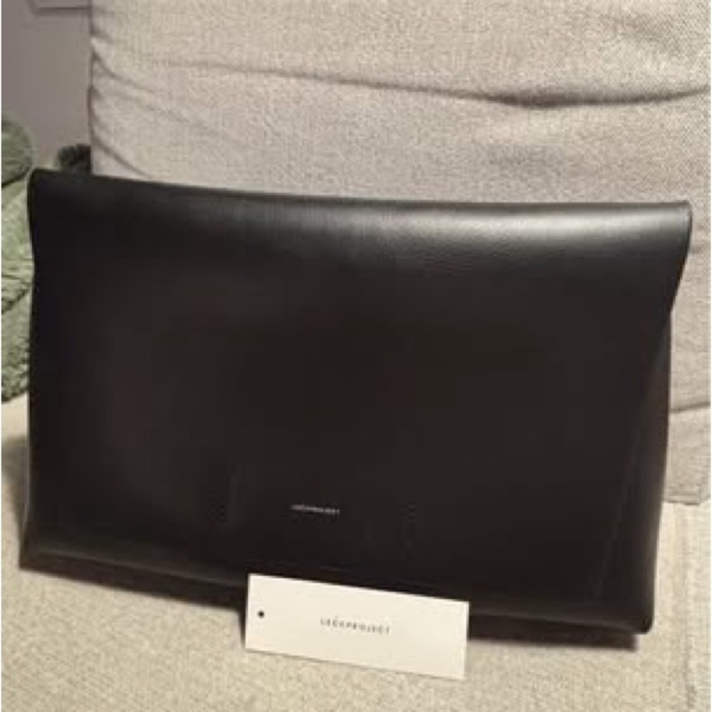 Elegant Black Leather Shoulder Bag